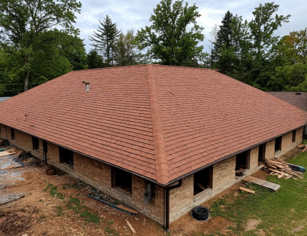 krovelnye-raboty-dlya-zagorodnyh-kottedzhej